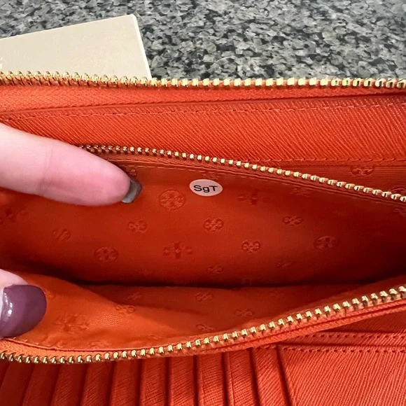 NWOT Tory Burch Orange Robinson Pebbled Zip Continental Wallet - Picture 4 of 6